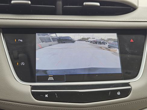 Used 2023 Cadillac XT5 Premium Luxury image 16