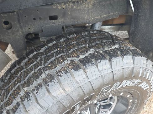 Used 2017 RAM 2500 Tradesman w/ Chrome Appearance Group image 29