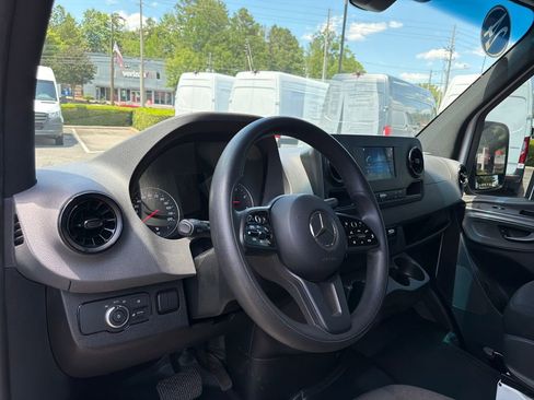 Used 2024 Mercedes-Benz Sprinter 3500 image 15