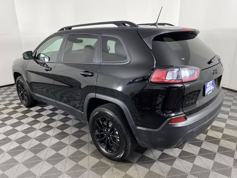 Used 2023 Jeep Cherokee Altitude Lux image 10
