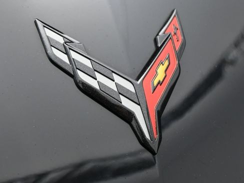 Used 2021 Chevrolet Corvette Stingray Coupe w/ Z51 Performance Package RWD image 27
