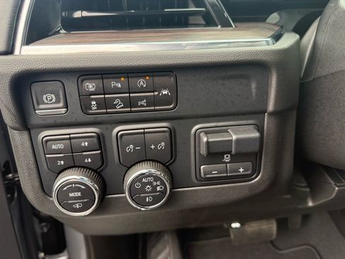 Used 2025 Chevrolet Tahoe Z71 w/ Z71 Off-Road Package image 24