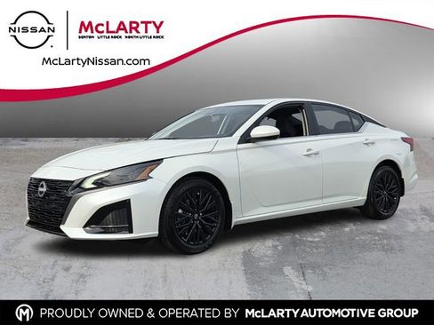 New 2026 Nissan Altima 2.5 SV FWD image 1