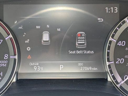 Used 2023 Toyota Highlander LE FWD image 11