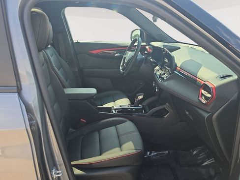 Used 2024 Chevrolet TrailBlazer RS w/ Convenience Package AWD/4WD image 16