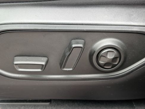 Used 2024 Jeep Grand Cherokee Limited AWD/4WD image 21