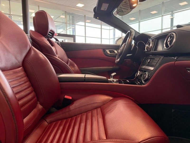 Used 2019 Mercedes-Benz SL 550 image 8