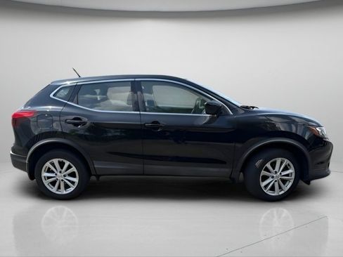 Used 2018 Nissan Rogue Sport S w/ S Appearance Package AWD/4WD image 6