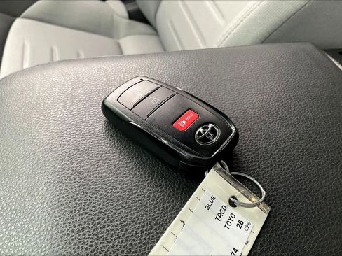 Used 2026 Toyota Tacoma TRD Sport image 13