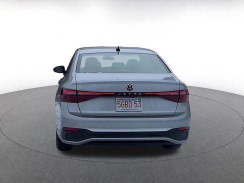 Used 2025 Volkswagen Jetta SE image 12