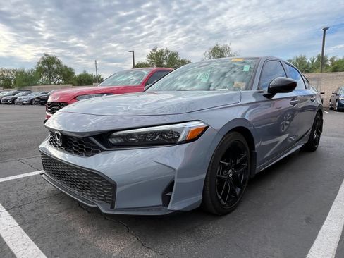 Used 2025 Honda Civic Sport image 2