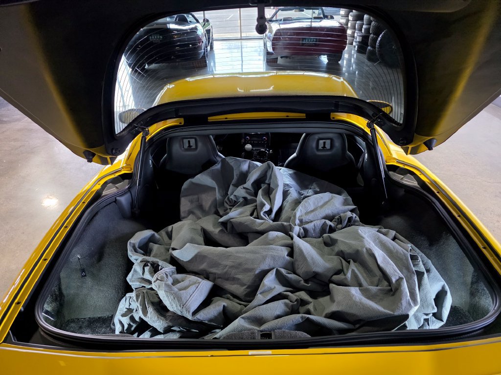 Used 2006 Chevrolet Corvette Z06 w/ Preferred Equipment Group RWD image 17