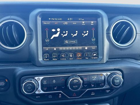 Used 2021 Jeep Wrangler Unlimited Sahara w/ Cold Weather Group AWD/4WD image 17