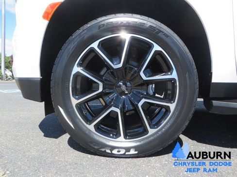 Used 2022 Chevrolet Tahoe RST w/ Luxury Package image 9