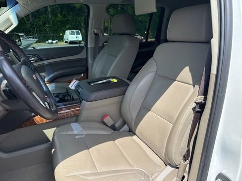 Used 2020 Chevrolet Suburban Premier AWD/4WD image 13