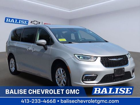 Used 2023 Chrysler Pacifica Touring-L FWD image 1