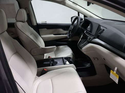 New 2026 Honda Odyssey Touring image 19