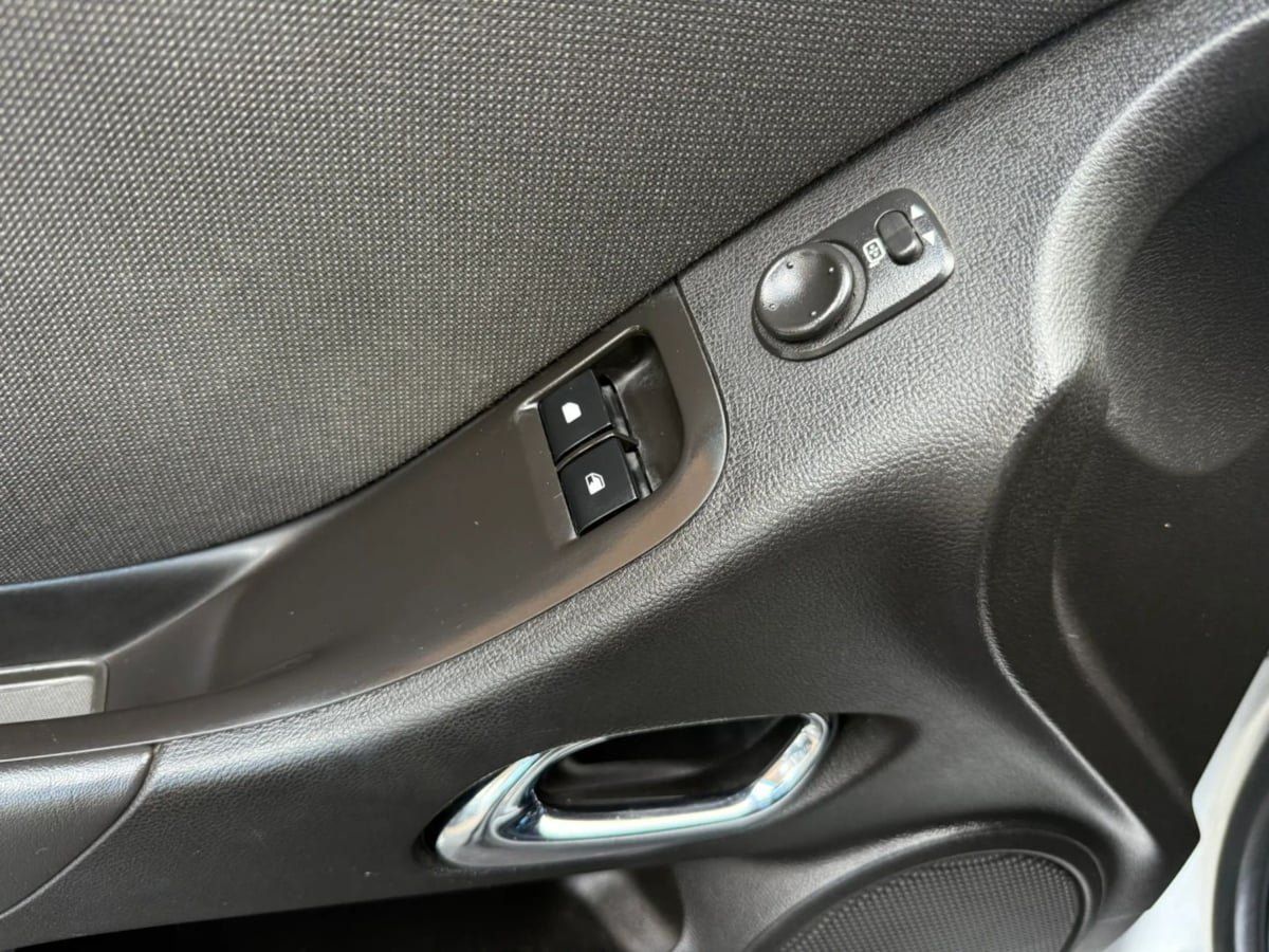 Used 2011 Chevrolet Camaro SS RWD image 33