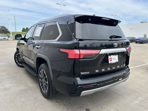 Certified 2025 Toyota Sequoia Limited AWD/4WD image 4