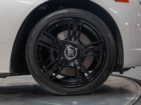 Used 2017 Rolls-Royce Dawn RWD image 38