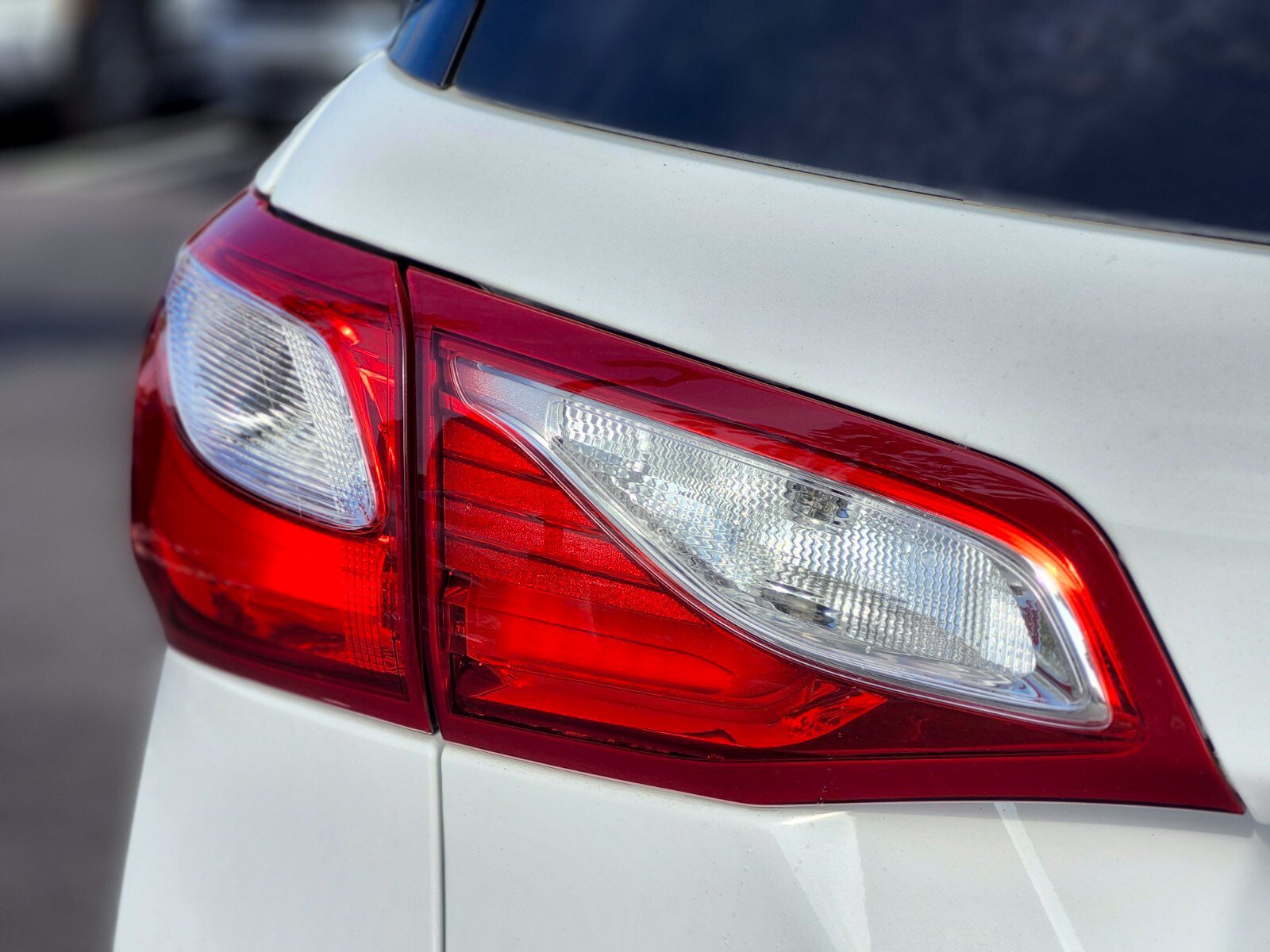 Used 2021 Chevrolet Equinox Premier FWD image 9