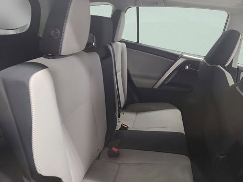 Used 2018 Toyota RAV4 XLE AWD/4WD image 17
