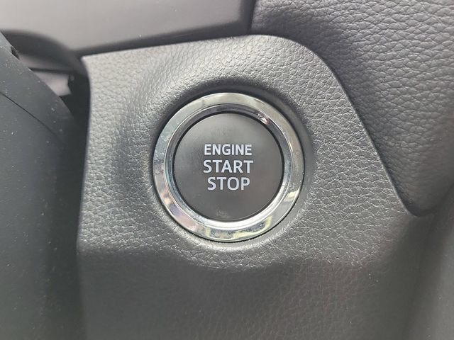Used 2025 Toyota RAV4 XLE w/ Convenience Package FWD image 28