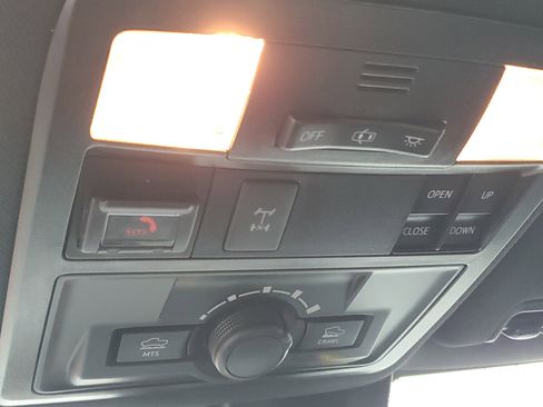 Used 2020 Toyota Tacoma TRD Off-Road image 22