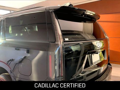 Used 2026 Cadillac Escalade ESV Platinum Sport image 27