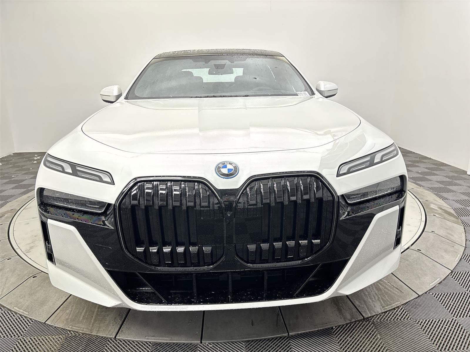 Used 2026 BMW i7 xDrive60 AWD/4WD image 14
