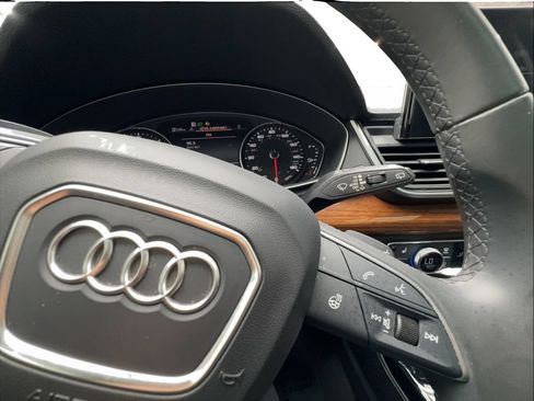Used 2023 Audi Q5 2.0T Premium w/ Convenience Package AWD/4WD image 41