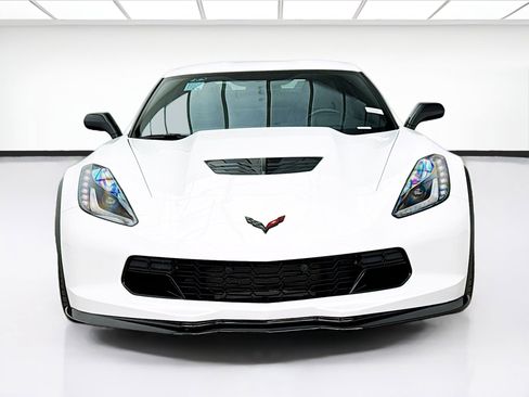 Used 2019 Chevrolet Corvette Z06 RWD image 2
