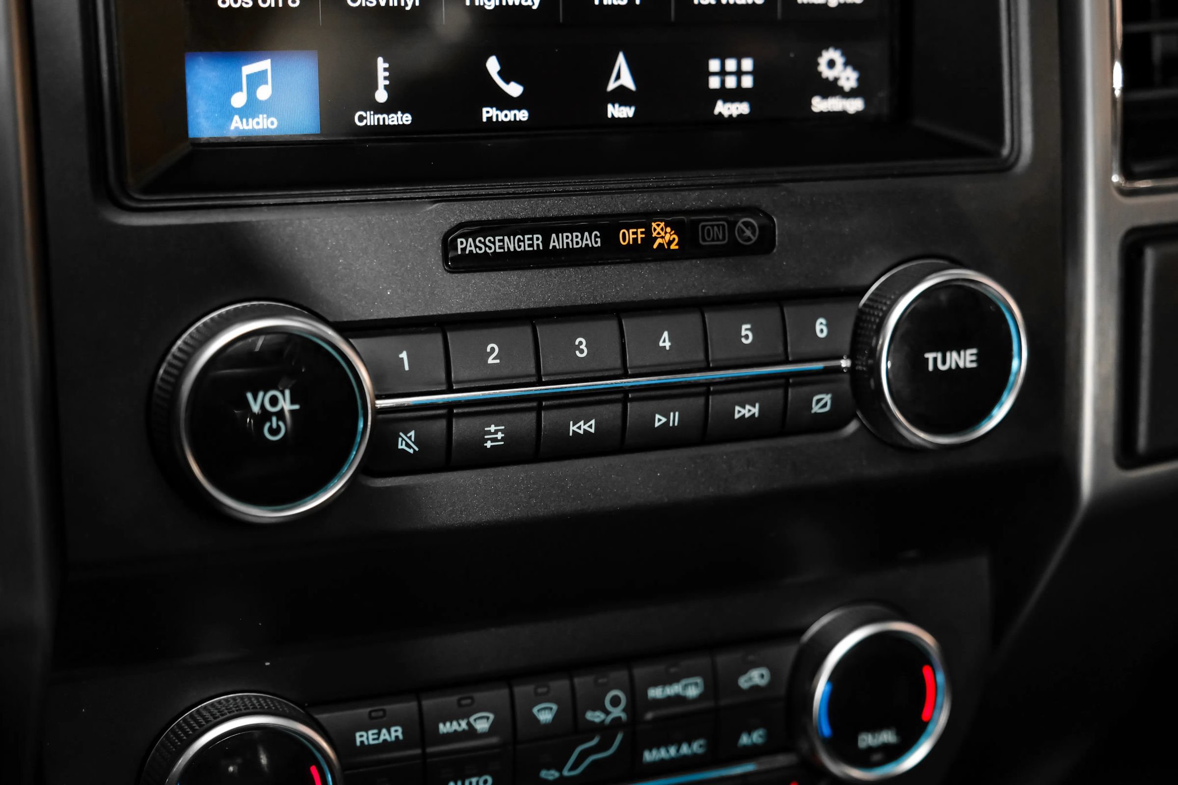 Used 2019 Ford Expedition Max Platinum AWD/4WD image 28