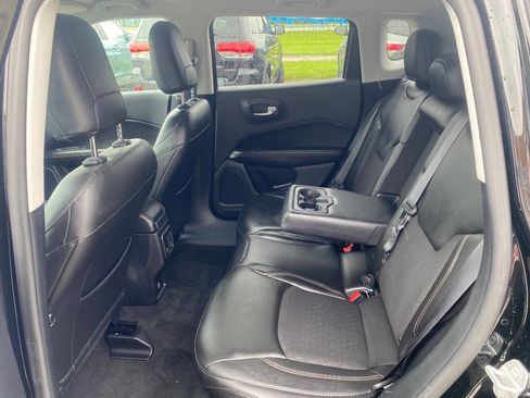 Used 2018 Jeep Compass Latitude w/ Cold Weather Group image 19