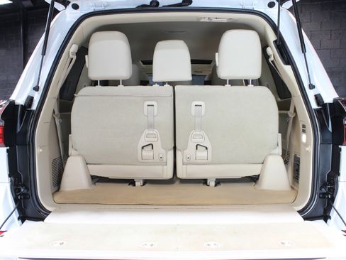 Used 2019 Lexus LX 570 4WD image 70