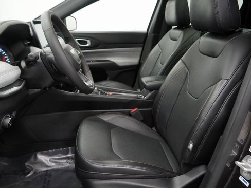 Certified 2023 Jeep Compass Latitude w/ Sun and Sound Group image 16