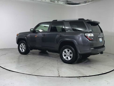 Used 2019 Toyota 4Runner SR5 Premium image 4
