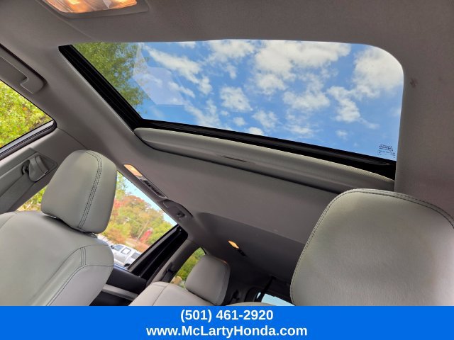 Used 2017 Toyota Highlander XLE AWD/4WD image 9