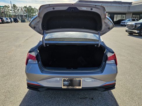 Used 2023 Hyundai Elantra SEL w/ Convenience Package image 4