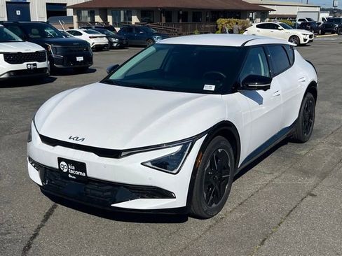 New 2025 Kia EV6 Wind RWD image 3