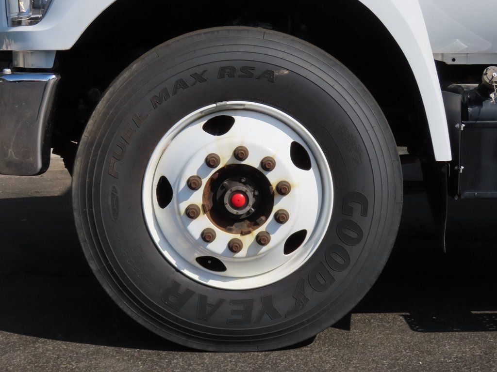 Used 2022 Ford F750 2WD Regular Cab Super Duty image 9