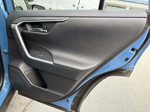 Used 2022 Toyota RAV4 XSE AWD/4WD image 16