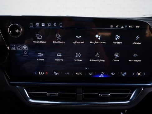 New 2026 Chevrolet Equinox EV LT image 14