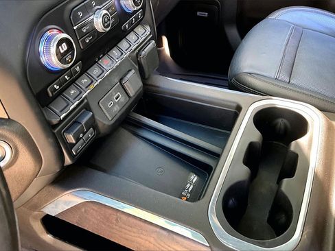 Used 2022 GMC Sierra 1500 Denali w/ Denali Reserve Package image 15