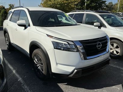 Used 2025 Nissan Pathfinder SV