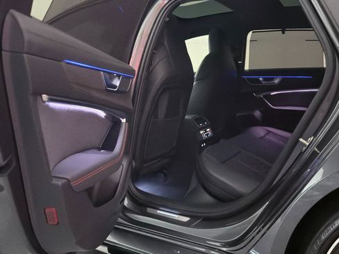 Used 2022 Audi RS 6 w/ Executive Package image 26