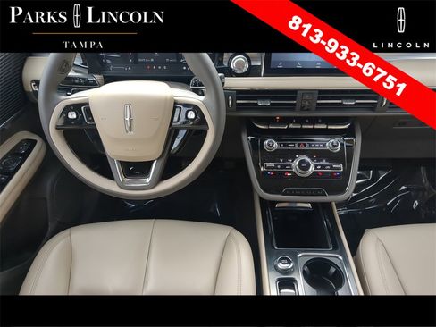 Certified 2022 Lincoln Corsair FWD image 12
