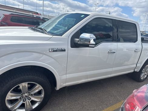 Used 2018 Ford F150 Platinum w/ Equipment Group 701A Luxury AWD/4WD image 4