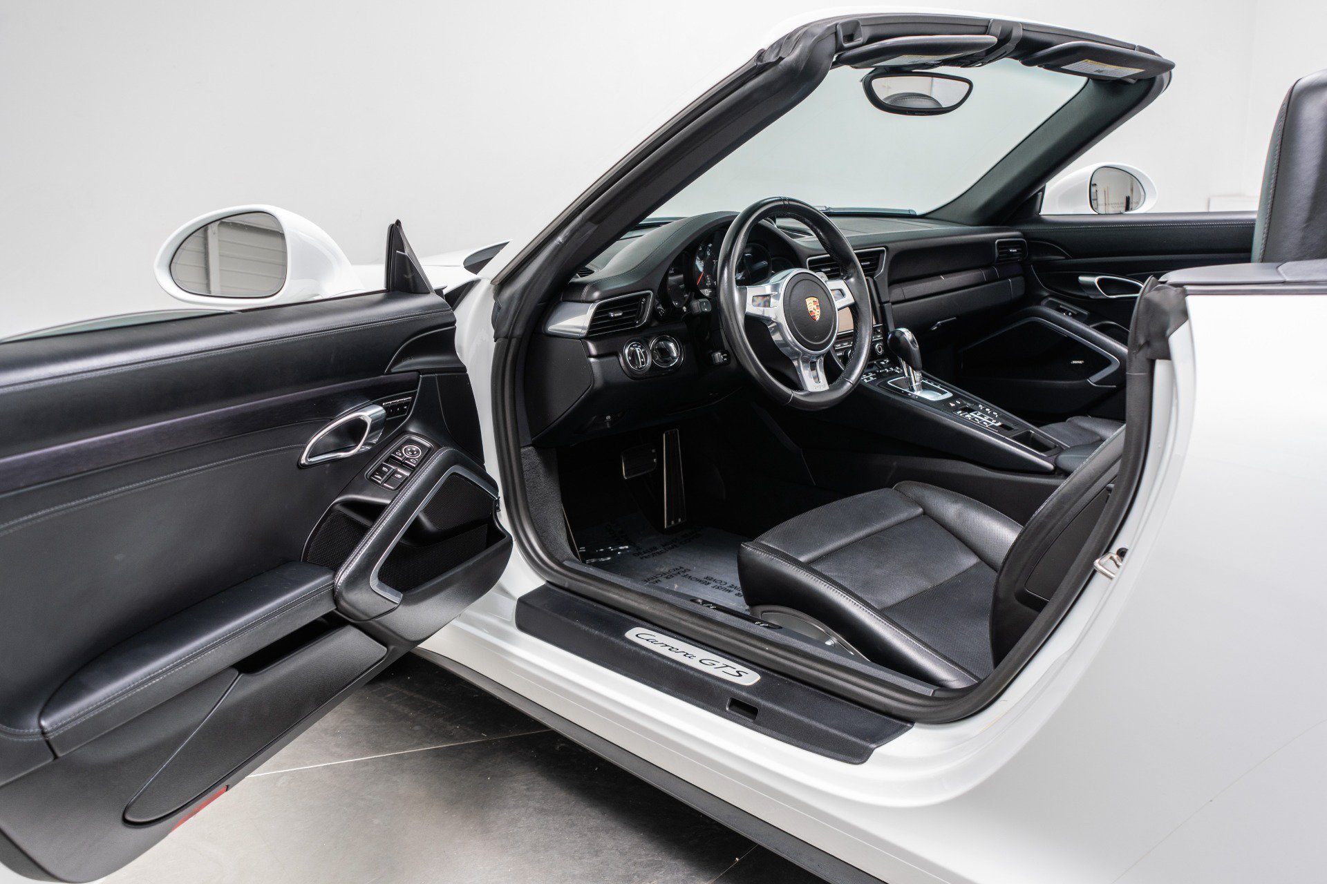 Used 2015 Porsche 911 Carrera GTS RWD image 23