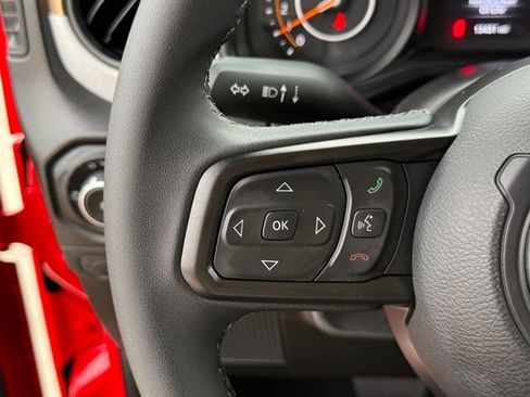 Used 2025 Jeep Wrangler Unlimited Sport AWD/4WD image 12